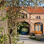 Stilvolles Wellnes-refugium Mit Privatsauna, Whirlwanne & Kamin Im Historischen Gut アパート Großharthau