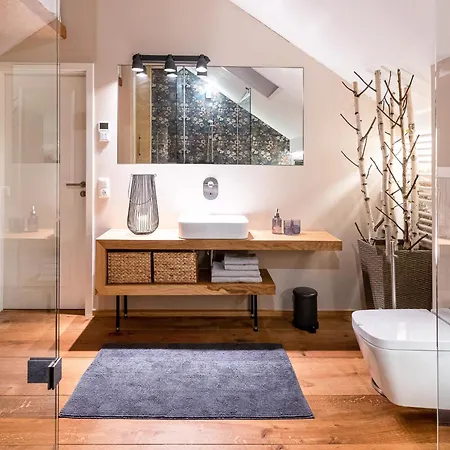 Stilvolles Wellnes-refugium Mit Privatsauna, Whirlwanne & Kamin Im Historischen Gut Apartman