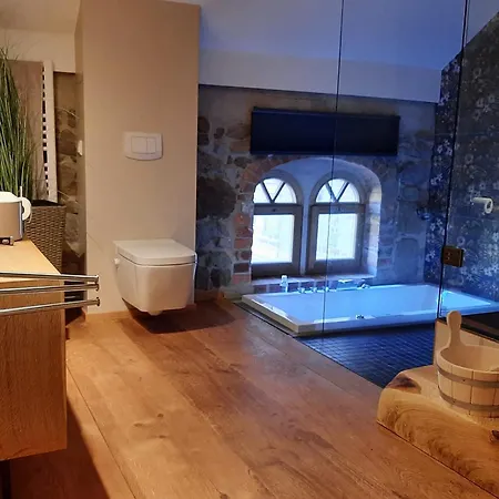 Stilvolles Wellnes-refugium Mit Privatsauna, Whirlwanne & Kamin Im Historischen Gut Großharthau